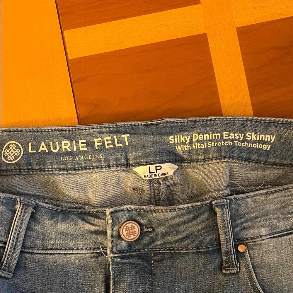 Laurie Felt Silky Denim Easy Skinny Jeans in Blue